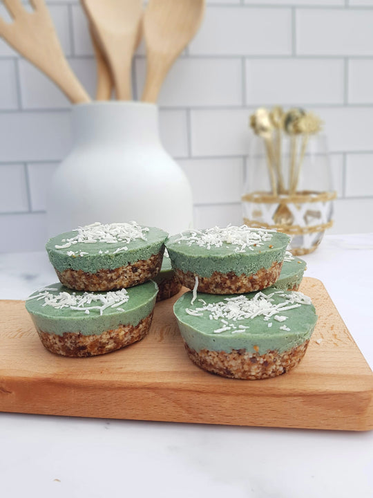 RAW MINI SPIRULINA CHEESECAKES